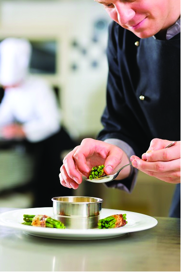  Formation Dressage d'une Assiette ou d'un Plat : Maîtriser les Techniques de Présentation et de Décoration